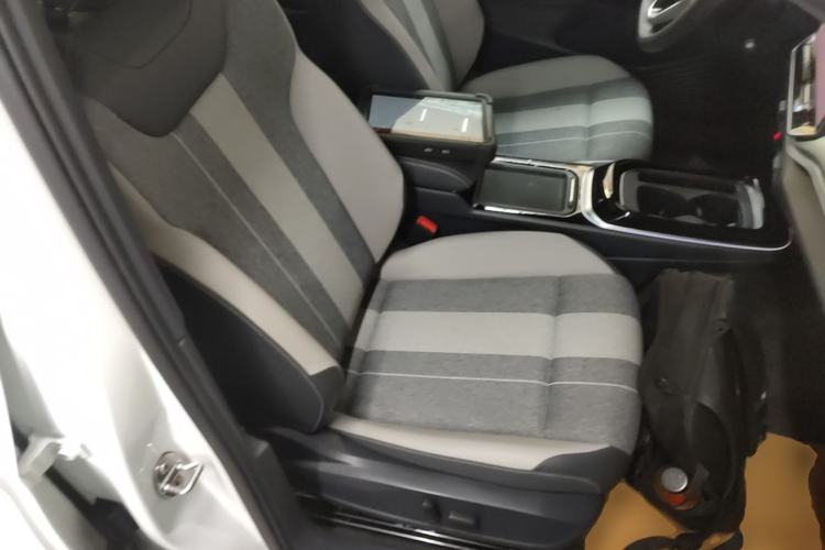 Used Volkswagen ID.4 CROZZ 2025 Pure Edition Right Front Seat