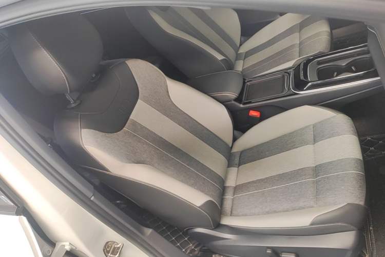 Used Volkswagen ID.4 CROZZ 2025 Pure Edition Right Front Seat