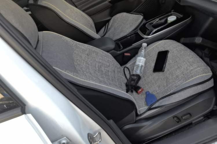 Used Volkswagen ID.4 CROZZ 2025 Pure Edition Right Front Seat