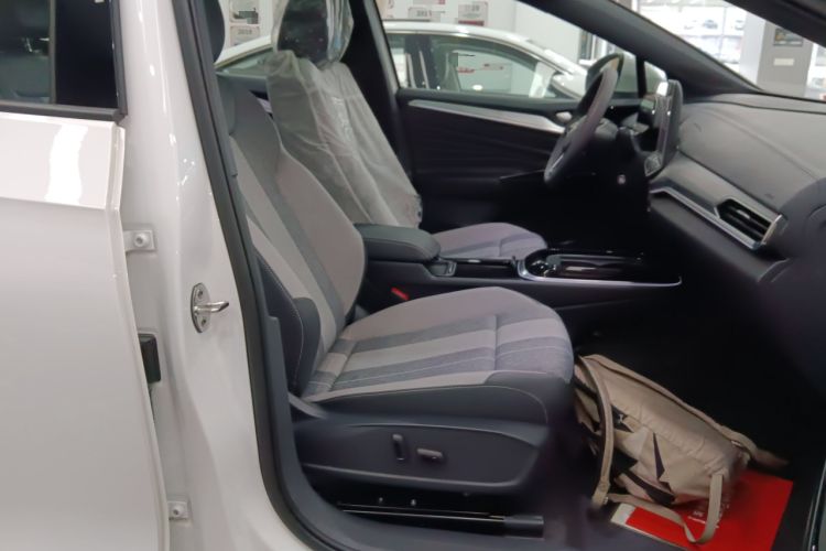 Used Volkswagen ID.4 CROZZ 2025 Pure Edition Right Front Seat