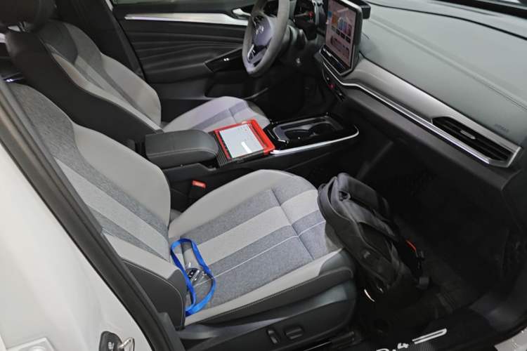 Used Volkswagen ID.4 CROZZ 2025 Pure Edition Right Front Seat