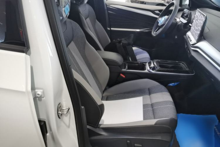Used Volkswagen ID.4 CROZZ 2025 Pure Edition Right Front Seat