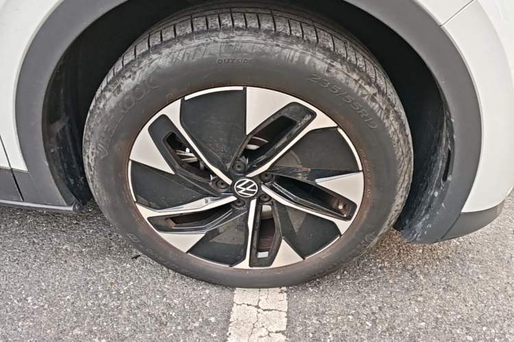 Used Volkswagen ID.4 CROZZ 2025 Pure Edition Right Front Wheel Hub