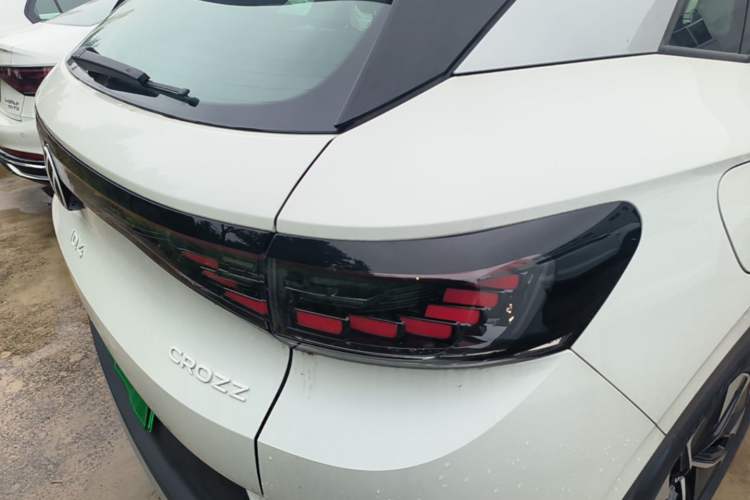 Used Volkswagen ID.4 CROZZ 2025 Pure Edition Right Rear Taillight