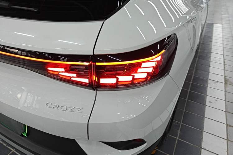 Used Volkswagen ID.4 CROZZ 2025 Pure Edition Right Rear Taillight