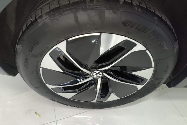Used Volkswagen ID.4 CROZZ 2025 Pure Edition Right Rear Wheel Hub