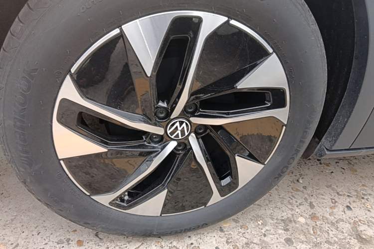 Used Volkswagen ID.4 CROZZ 2025 Pure Edition Right Rear Wheel Hub