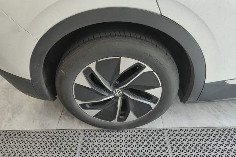 Used Volkswagen ID.4 CROZZ 2025 Pure Edition Right Rear Wheel Hub