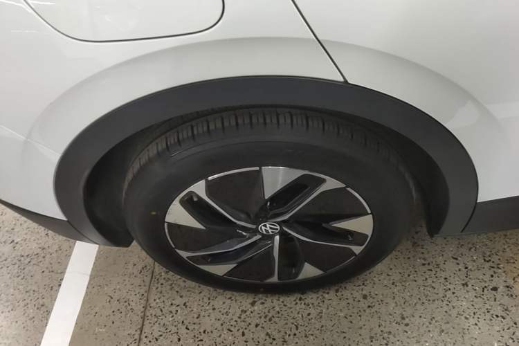 Used Volkswagen ID.4 CROZZ 2025 Pure Edition Right Rear Wheel Hub