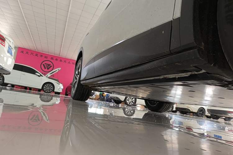 Used Volkswagen ID.4 CROZZ 2025 Pure Edition Right Side Sill