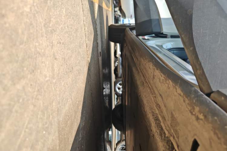 Used Volkswagen ID.4 CROZZ 2025 Pure Edition Right Side Sill