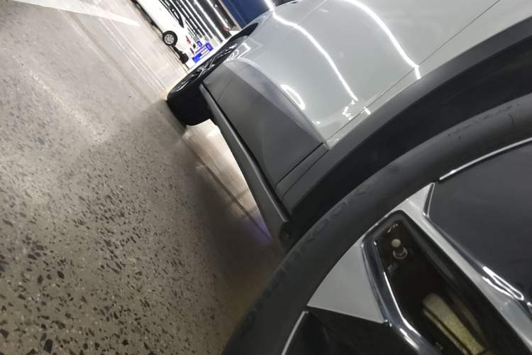 Used Volkswagen ID.4 CROZZ 2025 Pure Edition Right Side Sill