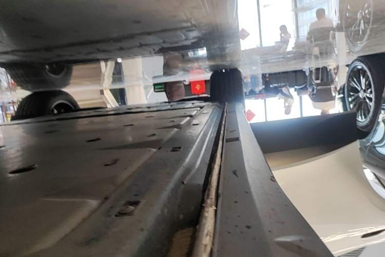 Used Volkswagen ID.4 CROZZ 2025 Pure Edition Right Side Sill
