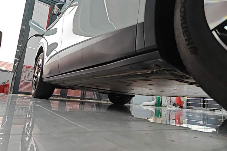 Used Volkswagen ID.4 CROZZ 2025 Pure Edition Right Side Sill