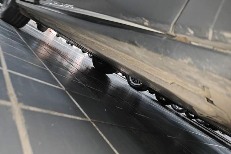 Used Volkswagen ID.4 CROZZ 2025 Pure Edition Right Side Sill