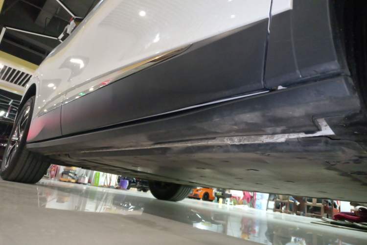 Used Volkswagen ID.4 CROZZ 2025 Pure Edition Right Side Sill