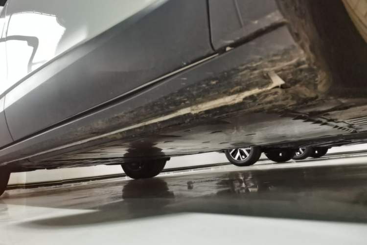 Used Volkswagen ID.4 CROZZ 2025 Pure Edition Right Side Sill