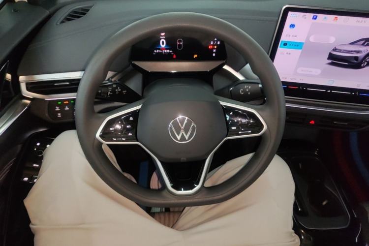 Used Volkswagen ID.4 CROZZ 2025 Pure Edition Steering Wheel