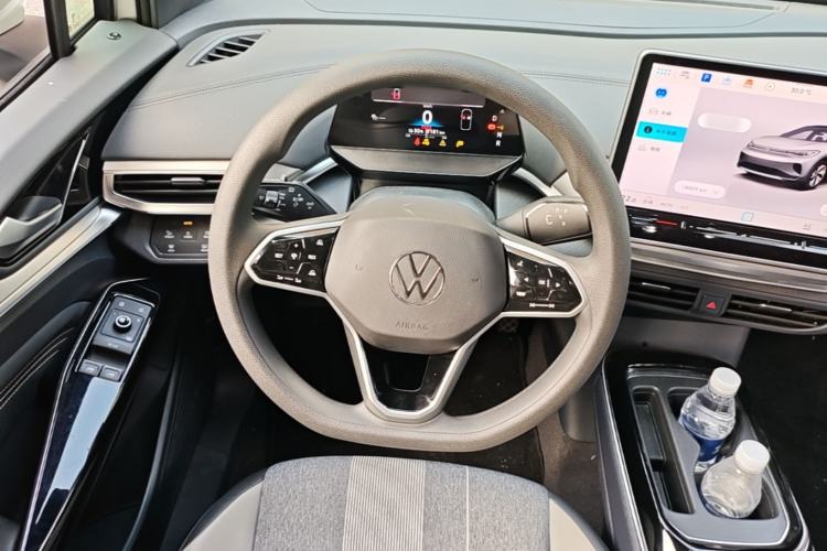Used Volkswagen ID.4 CROZZ 2025 Pure Edition Steering Wheel