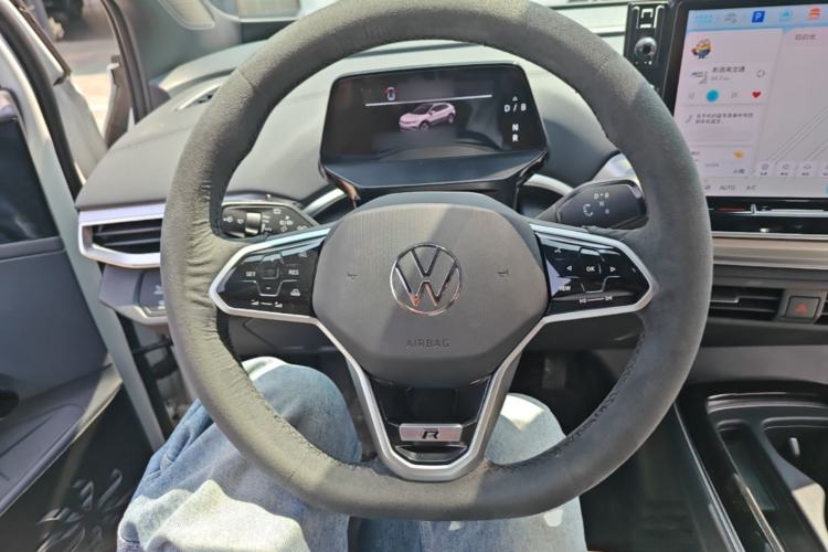 Used Volkswagen ID.4 CROZZ 2025 Pure Edition Steering Wheel