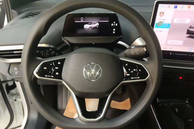Used Volkswagen ID.4 CROZZ 2025 Pure Edition Steering Wheel