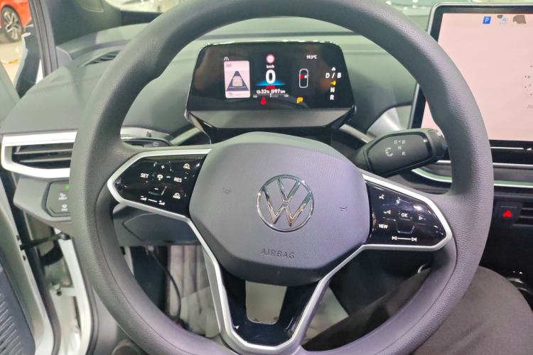 Used Volkswagen ID.4 CROZZ 2025 Pure Edition Steering Wheel
