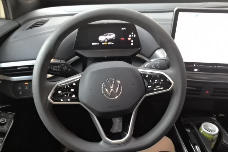 Used Volkswagen ID.4 CROZZ 2025 Pure Edition Steering Wheel