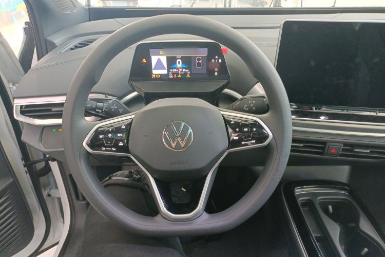Used Volkswagen ID.4 CROZZ 2025 Pure Edition Steering Wheel
