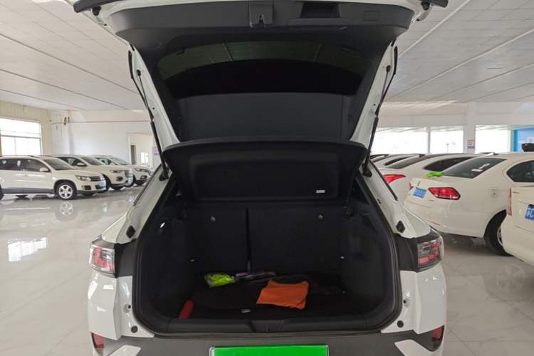 Used Volkswagen ID.4 CROZZ 2025 Pure Edition Trunk