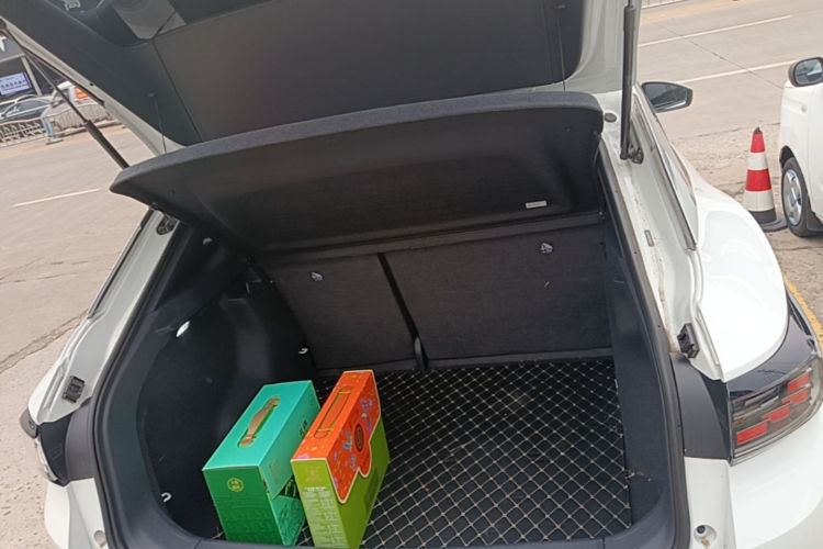 Used Volkswagen ID.4 CROZZ 2025 Pure Edition Trunk