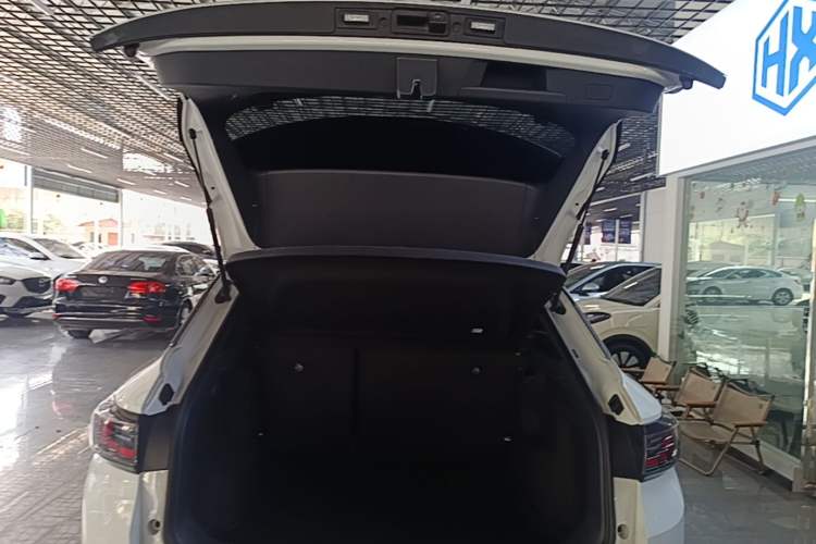 Used Volkswagen ID.4 CROZZ 2025 Pure Edition Trunk