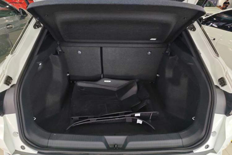 Used Volkswagen ID.4 CROZZ 2025 Pure Edition Trunk