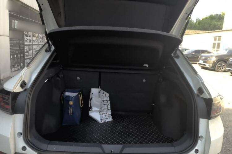 Used Volkswagen ID.4 CROZZ 2025 Pure Edition Trunk