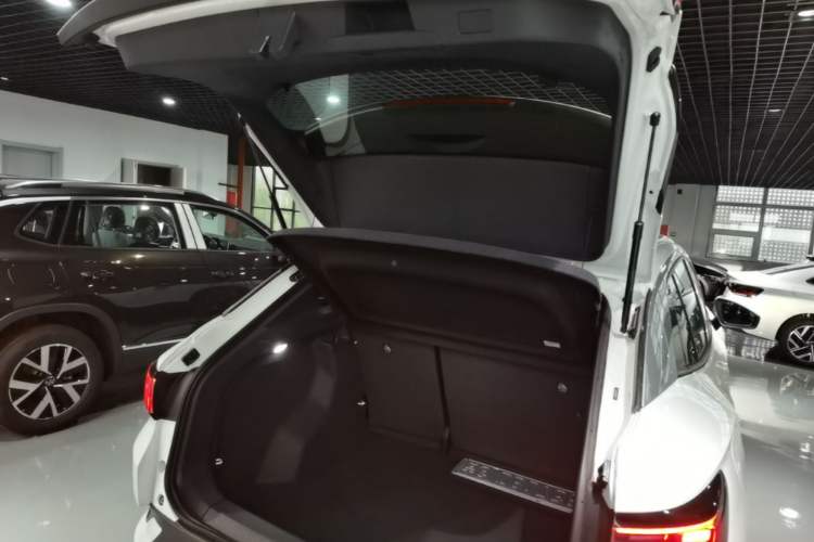 Used Volkswagen ID.4 CROZZ 2025 Pure Edition Trunk