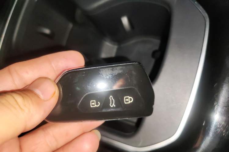Used Volkswagen ID.4 CROZZ 2025 Pure Edition Vehicle Key