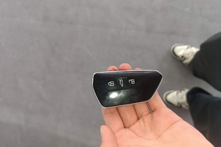 Used Volkswagen ID.4 CROZZ 2025 Pure Edition Vehicle Key