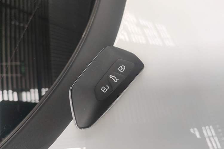 Used Volkswagen ID.4 CROZZ 2025 Pure Edition Vehicle Key