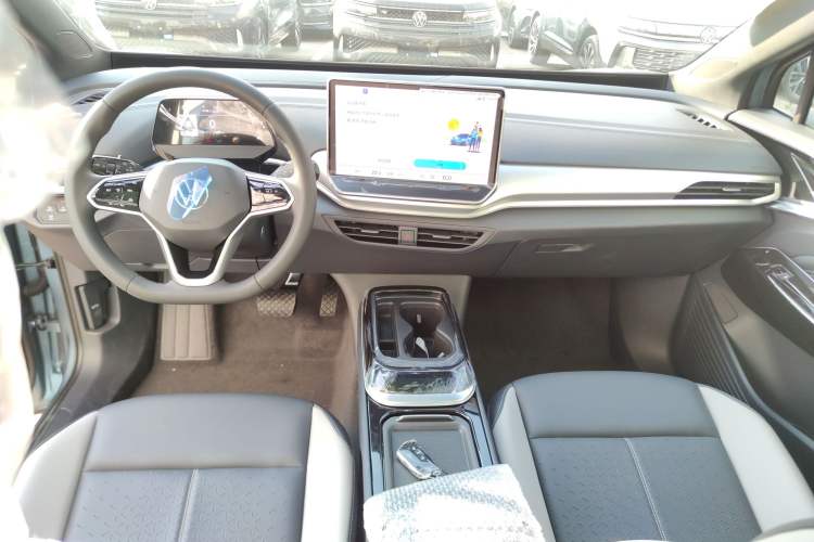 Used Volkswagen ID.4 CROZZ 2026 Model Pure Enjoyment Edition PURE Center Console
