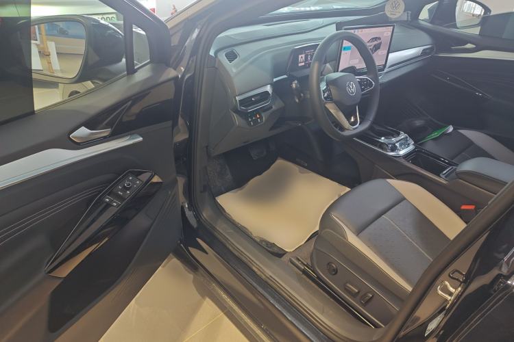 Used Volkswagen ID.4 CROZZ 2026 Model Pure Enjoyment Edition PURE Driver Seat