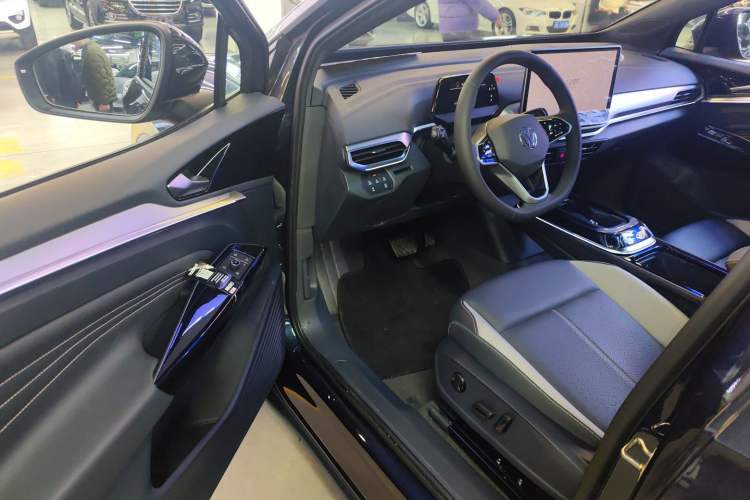 Used Volkswagen ID.4 CROZZ 2026 Model Pure Enjoyment Edition PURE Driver Seat