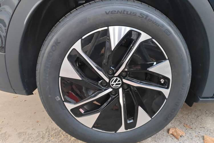 Used Volkswagen ID.4 CROZZ 2026 Model Pure Enjoyment Edition PURE Exterior 8