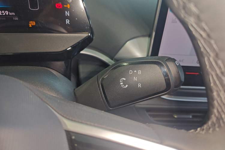 Used Volkswagen ID.4 CROZZ 2026 Model Pure Enjoyment Edition PURE Gear Lever
