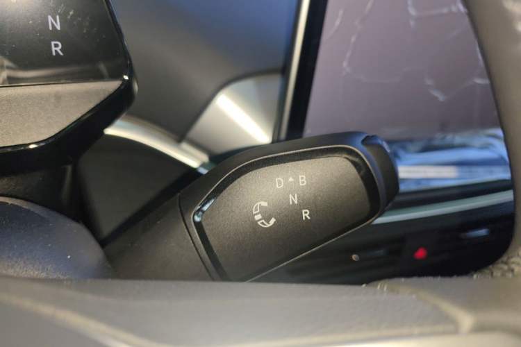 Used Volkswagen ID.4 CROZZ 2026 Model Pure Enjoyment Edition PURE Gear Lever