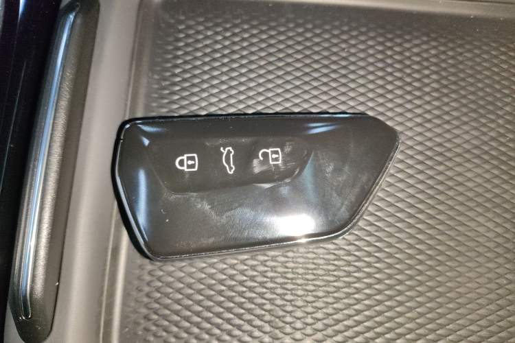 Used Volkswagen ID.4 CROZZ 2026 Model Pure Enjoyment Edition PURE Interior 1
