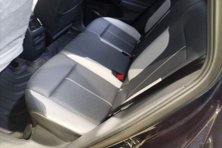 Used Volkswagen ID.4 CROZZ 2026 Model Pure Enjoyment Edition PURE Interior 3