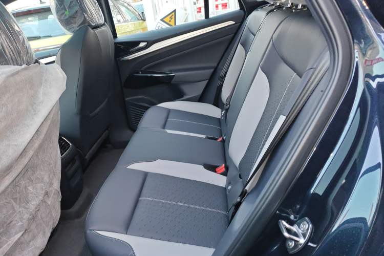 Used Volkswagen ID.4 CROZZ 2026 Model Pure Enjoyment Edition PURE Interior 4