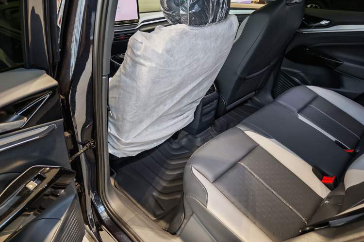 Used Volkswagen ID.4 CROZZ 2026 Model Pure Enjoyment Edition PURE Interior 6