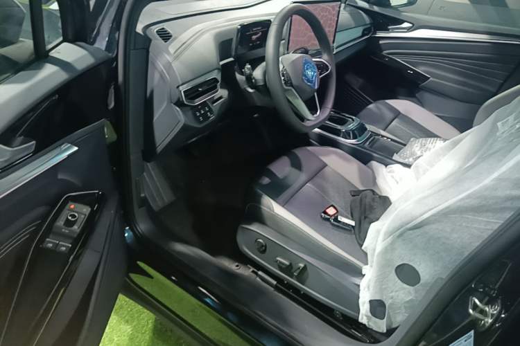 Used Volkswagen ID.4 CROZZ 2026 Model Pure Enjoyment Edition PURE Left Front Seat