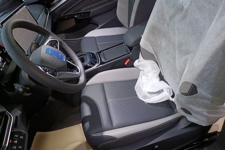 Used Volkswagen ID.4 CROZZ 2026 Model Pure Enjoyment Edition PURE Left Front Seat