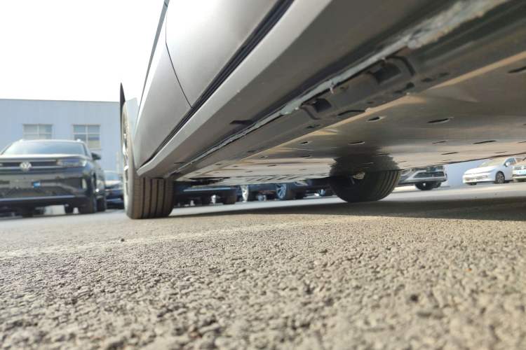 Used Volkswagen ID.4 CROZZ 2026 Model Pure Enjoyment Edition PURE Left Side Sill